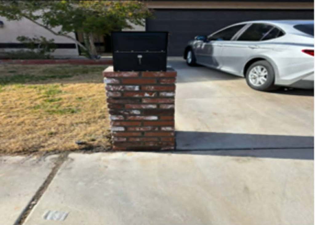 Custom mailbox